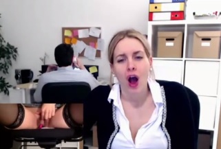 Masturbating In Office and DAMN is she Sexy 