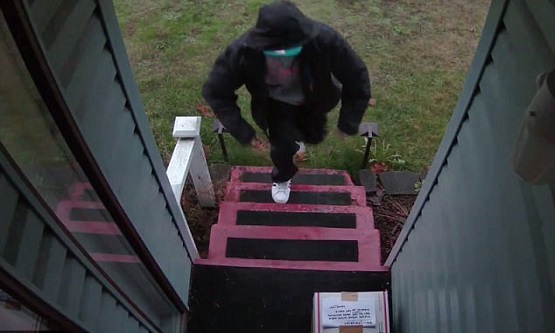 Man Creates Genius Trap that Sets off 12-gauge Shotgun Blanks, Terrifies Thieves Trying to Steal His Packages