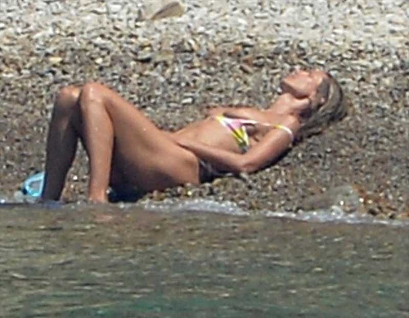 Heidi Klum Caught Topless on a Private Beach Fingering Herself 