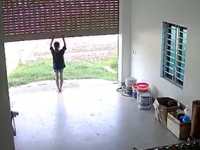 Woman Fights Metal Door to the Death.