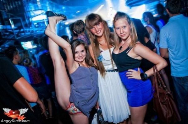 WOW: Greatest Club Pose Ever