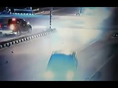Suicidal Rider turns Directly into Oncoming Truck Killing Himself Instantly 