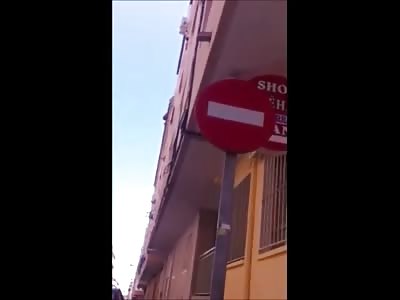 Man Commits Suicide Jumping From His Apartment (Slow Motion Added)
