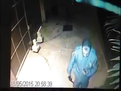 SUICIDE Caught on Camera: Man Puts a Bullet in His Forehead after Cell Phone Call