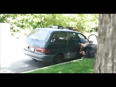 Couple Can't Wait to Arrive Home and Decides to Fuck in the Roadside