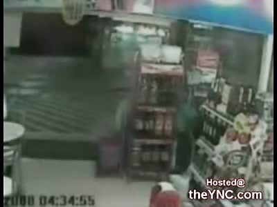 Security Guard at a Convenience Store Dragged, Stabbed and Beaten to Death