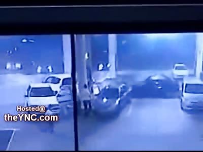 Insane Driver takes out Half the Petrol Station