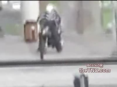 Hilarious Robbery Gone Bad...Police Chase Down Moped as Robbers Shoot at them