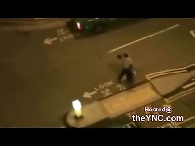 Chinese Cab Driver Beats the Shit out of Guy That Didn't Pay 