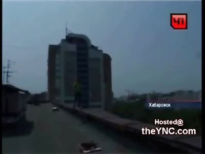 News Cameraman talks Suicidal Female down from the Ledge