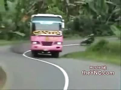 SHOCKING: Why you Shouldn't Try to Pass a Bus on a Curvy Road