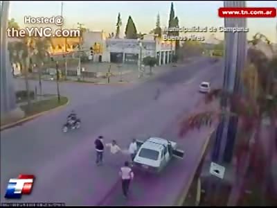 Man leaving Party Brutally Beaten and Stabbed by 3 in front of his Girlfriend (Argentina)