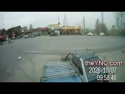 Tractor Trailer takes out Car at Red Light and just Keeps on Truckin