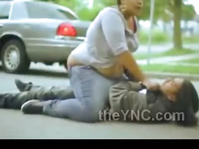 Day in the Life of the Ghetto: Massive Black Woman Dominates Boyfriend by Sitting on him For 7 Minutes 