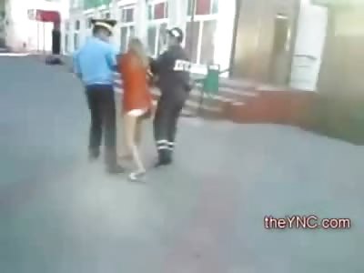Worlds Most Dysfunctional Couple gives Police a Big Headache in Arresting Them