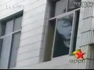 Police Sniper Perfect Head Shot on Kidnapper of Rich Businessman in China (Watch Slow motion)