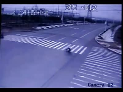 Confused Bicyclist Freezes in the Headlights and is killed by Drifting Skidding Car