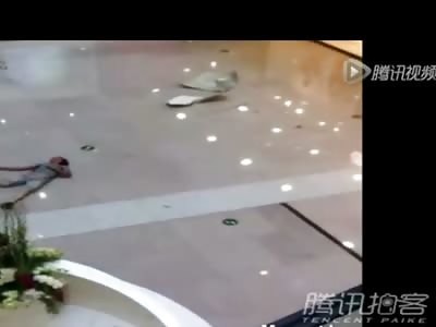 Man Falls to his Death in a Shopping Mall