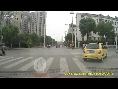 What you see at a Typical Chinese Intersection (Watch all Video)