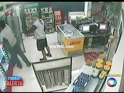 Man drops Dead from massive Heart Attack during Robbery of Convenience Store