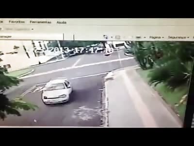 Short Video of Fatal motorcycle Accident that sent Biker Flying across the Road (Watch Slow Motion)
