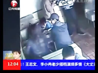 Man Stabs his Wife in a Restaurant for not Giving him Money 