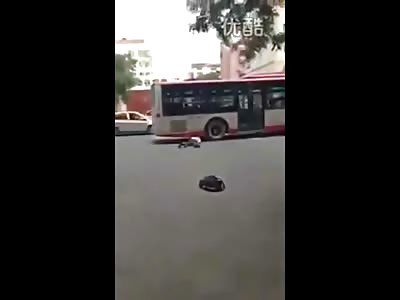 Man Commits a Horrible Suicide by Diving His Head under the Tire of a Bus
