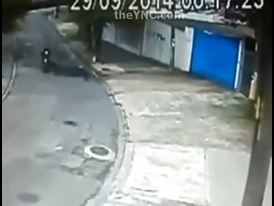 Karma Strikes Fast..Thief Fleeing from Scene Falls Over Dead of a Heart Attack