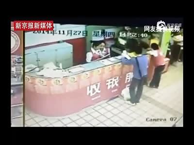 Pissed Off Man Stabs Customer Service Reps Over Sales Dispute Brutally Injuring 9 Employees