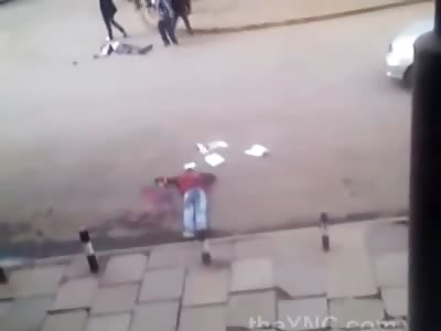 Kenyan Police Finishes Off a Robber Who Was Shot But Didn't Die Immediately