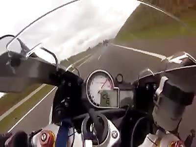 THE RACE THAT YOU WILL SEE MORE INSANE TODAY   BMW S1000RR vs CBR1000Repsol