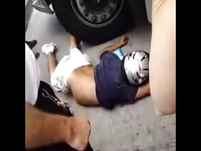 Last seconds of a biker who collided with a truck