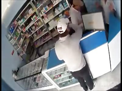 Man Killed During Robbery in Mexican Pharmacy