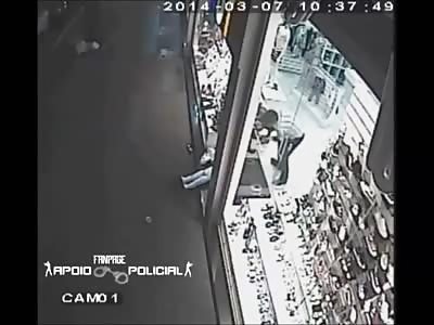 Woman Knocks Out Thief with a Mannequin