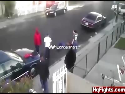 White Guy Knocks Black Guy The Fuck Out!