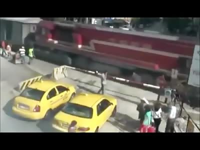 Cyclist tries to Outrun a Train, Its not a Good Idea