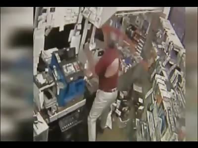 Shopkeeper Fights Off Attackers With Chili Powder