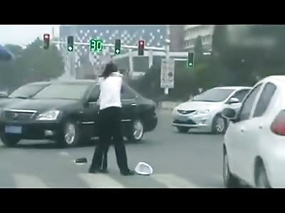 Two Chinese Policewoman Fight on Road