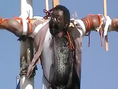 CRUCIFICTION?? AL-QAEDA in Yemen Crucify Spy and is Left Melting in the Hot Sun