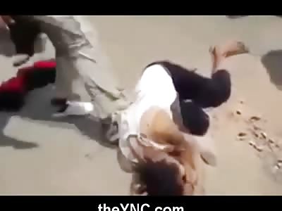 Thief is Beaten to a Pulp on the Street