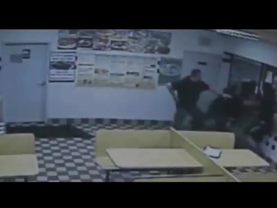 2 Men Fight Off Detroit Police inside a Restaurant 