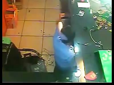 Man Smashes Internet Cafe and Beats People like a Wild Animal
