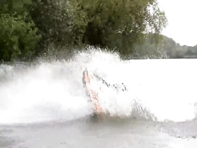 WATERCRAFT FREESTYLE   (Real racing car of the seas ...!)
