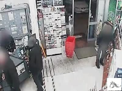 Customer Helps Stop Robbery by Bashing a Wine Bottle over Thiefs Head