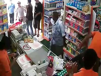 MAN STABBING WOMAN IS CONTAINED BY PEOPLE