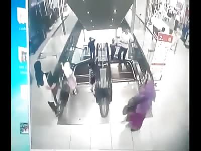 GIRL DIES AFTER FALL OF ESCALATOR
