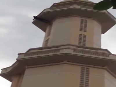 MAN JUMPS FROM MOSQUE TOWER 2 - DIFFERENT ANGLE