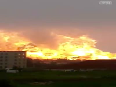HUGE EXPLOSION IN A CHEMICAL PLANT