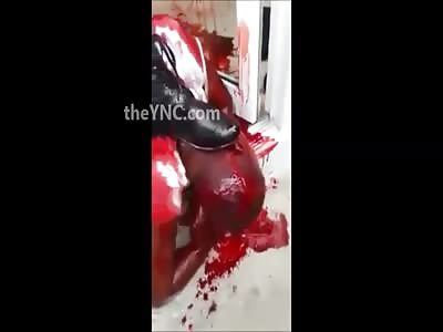 WATCH THIS THIEF BATHED IN BLOOD AFTER BEING LYNCHED BY POPULATION