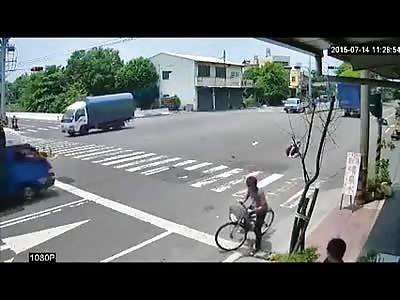 LUCKY GUY ALMOST CRUSHED IN AN ACCIDENT 
